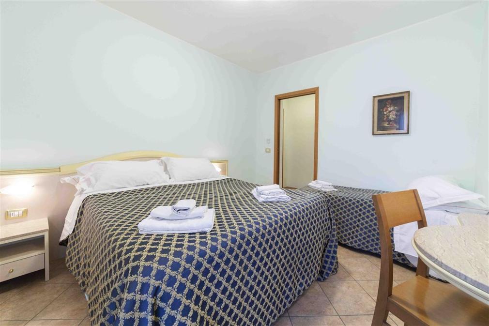 Residenza Melucci Aparthotel Rimini Exterior photo