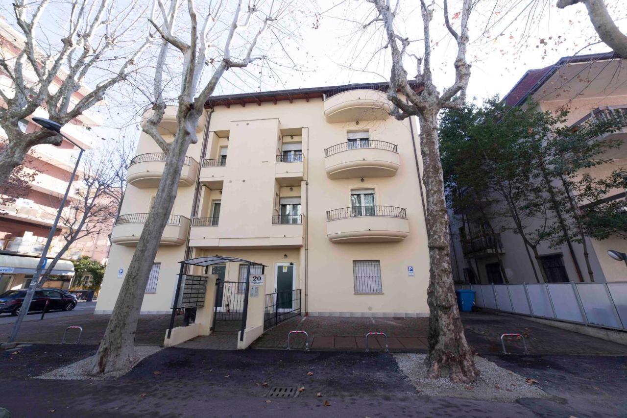 Residenza Melucci Aparthotel Rimini Exterior photo