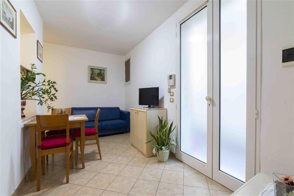 Residenza Melucci Aparthotel Rimini Exterior photo
